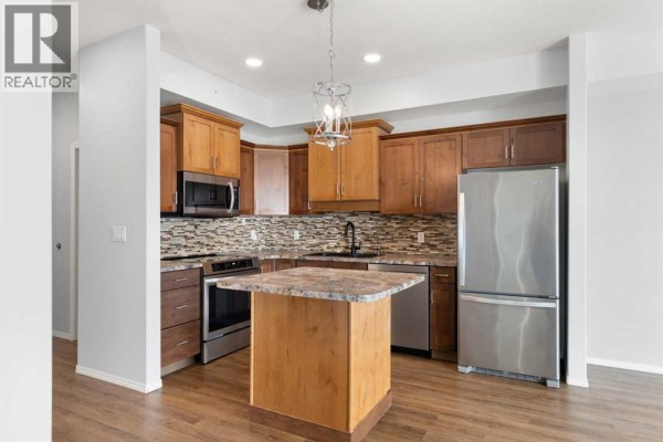 3pc Bathroom - 208, 105 Main Street S, Redcliff, AB T0J2P0 Photo 5