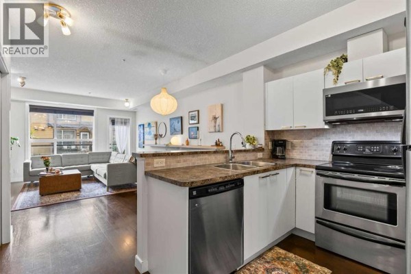Kitchen - 208, 2426 34 Avenue Sw, Calgary, AB T2T2C8 Photo 3