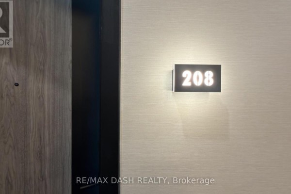 208 - 1007 The Queensway Avenue, Toronto, ON M8Z0H4 Photo 5