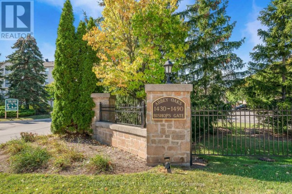 208 - 1470 Bishops Gate, Oakville, ON L6M4N2 Photo 3