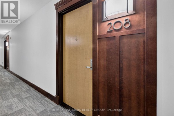 Den - 208 - 200 Besserer Street, Ottawa, ON K1N0A7 Photo 4