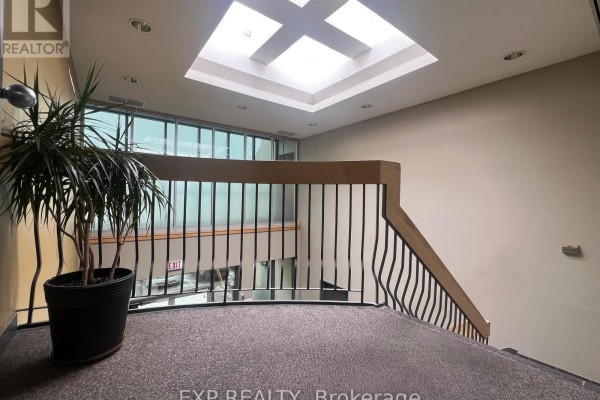 208 - 275 Renfrew Drive, Markham, ON L3R0C8 Photo 3