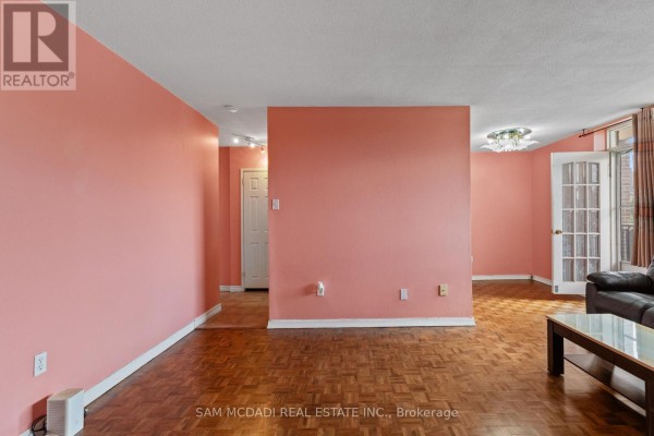 Primary Bedroom - 208 - 3145 Queen Frederica Drive, Mississauga, ON L4Y3A7 Photo 3