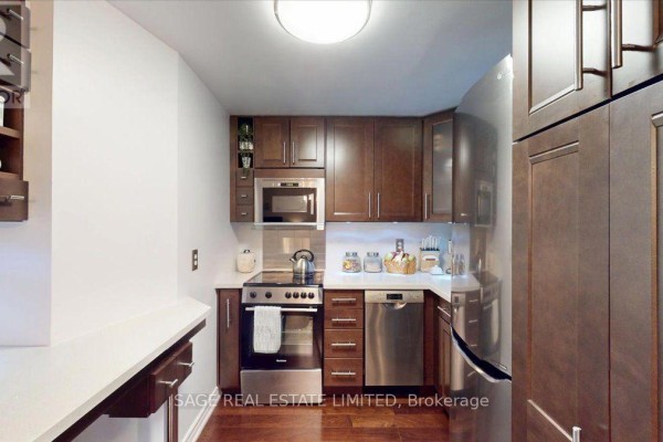 208 - 88 Charles Street E, Toronto, ON M4Y2W7 Photo 5