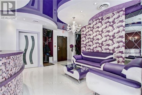 208 10376 Yonge Street, Richmond Hill, ON L4C3B8 Photo 4