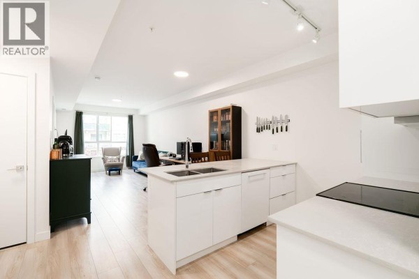 208 11913 Burnett Street, Maple Ridge, BC V2X4N1 Photo 5