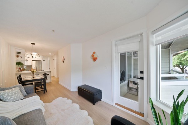 208 12160 80 Avenue, Surrey, BC V3W0V3 Photo 4