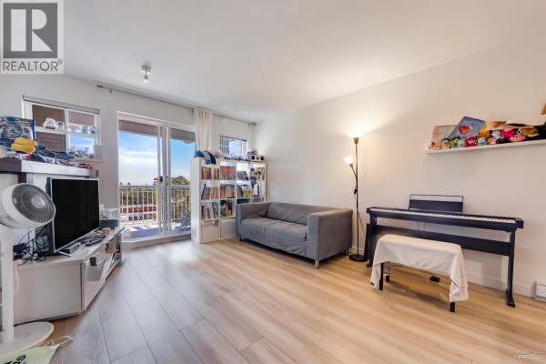 208 1420 Parkway Boulevard, Coquitlam, BC V3E3J6 Photo 5