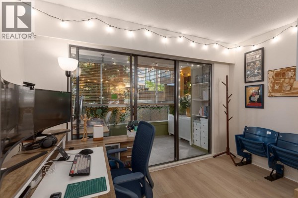 208 1435 Nelson Street, Vancouver, BC V6G2Z3 Photo 4