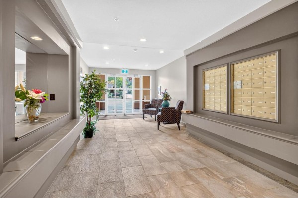 208 15155 22 Avenue, Surrey, BC V4A9T4 Photo 4