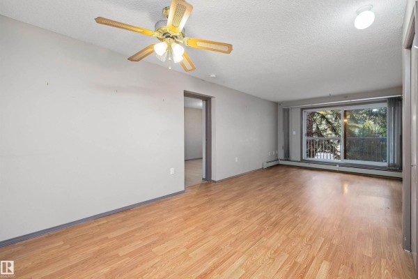 Kitchen - #208 15503 106 St Nw, Edmonton, AB T5X5W7 Photo 3