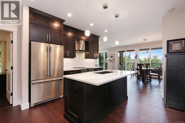 Living room - 208 1700 Balmoral Ave, Comox, BC V9M2N1 Photo 5