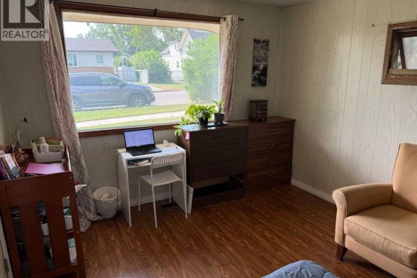 Kitchen - 208 2 Street S, Vulcan, AB T0L2B0 Photo 4