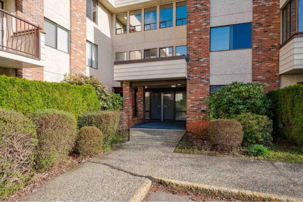 208 32885 George Ferguson Way, Abbotsford, BC V2S7X1 Photo 4