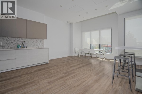 208 8188 Fraser Street, Vancouver, BC V5X0J8 Photo 4