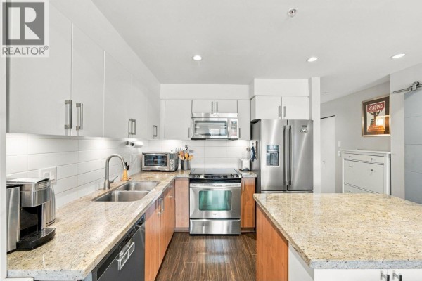 208 85 Eighth Avenue, New Westminster, BC V3L0E9 Photo 2