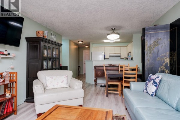 208 9882 Fifth St, Sidney, BC, photo 3