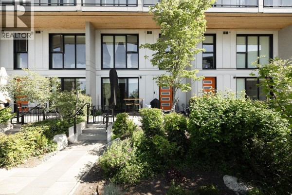 208 9888 University Crescent, Burnaby, BC V5A0G4 Photo 5