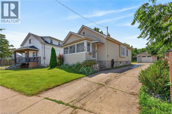 208 Carlton Street, St  Catharines, ON, photo 2