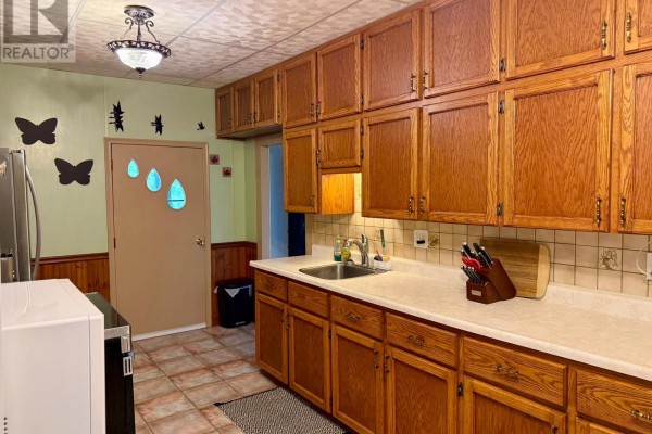 Kitchen - 208 Council Road, South Bruce, ON N0G1W0 Photo 4