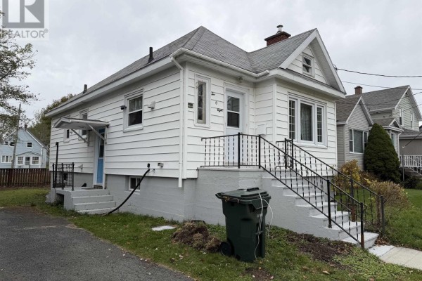 Kitchen - 208 Dillon Street, Sydney, NS B1P5C2 Photo 2