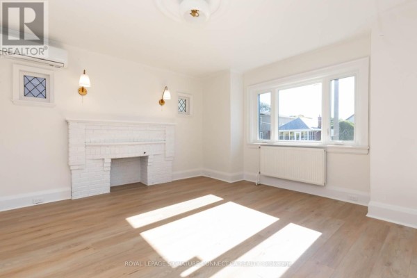 208 Floyd Avenue, Toronto, ON M4J2J1 Photo 4