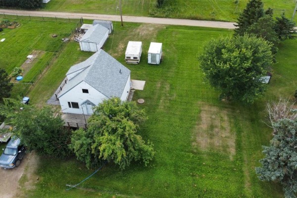 Eat in kitchen - 208 Garland Avenue, Foxwarren, MB R0J0R0 Photo 2