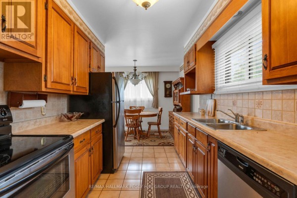 208 Garson Street, Barrie, ON, photo 3