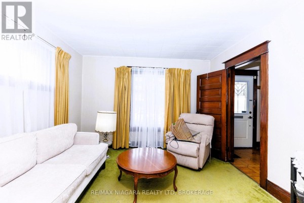 208 Hellems Avenue, Welland, ON L3B3B7 Photo 4