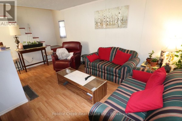 Dining room - 208 Hincks Street, Goderich), ON N7A3C8 Photo 3