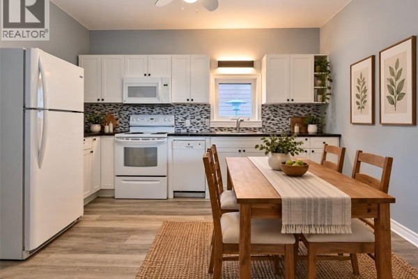4pc Bathroom - 208 Lacroix Street, Chatham, ON N7M2V4 Photo 4