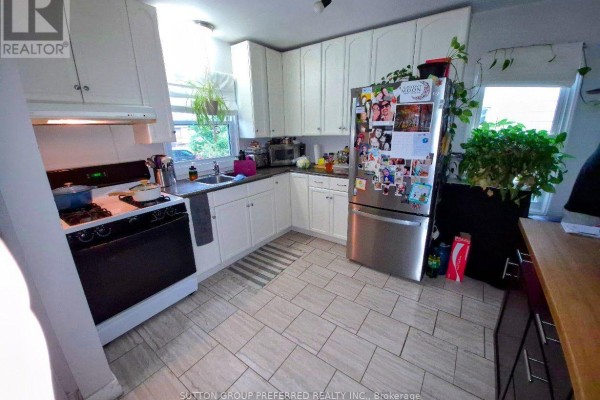 Family room - 208 Linwood Street, London East, ON N5Y1W6 Photo 5