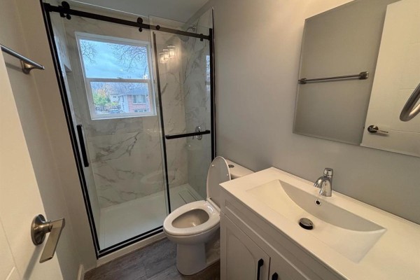 208 Notre Dame Street, Winnipeg, MB R2H0C3 Photo 4