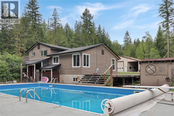 208 Schmidt Road, Clearwater, BC, photo 2