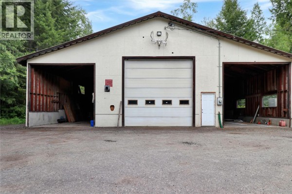 208 Schmidt Road, Clearwater, BC, photo 3