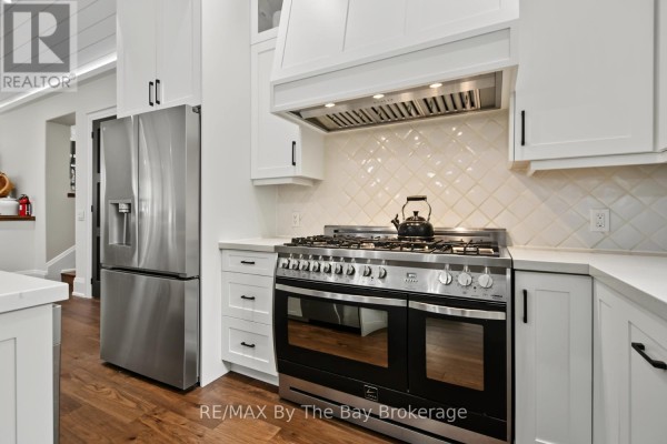 208 Thomas Street, Clearview, ON, photo 3