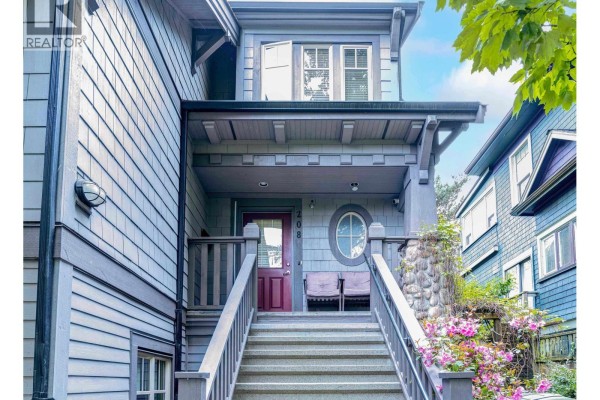 208 W 13th Avenue, Vancouver, BC V5Y1V9 Photo 2