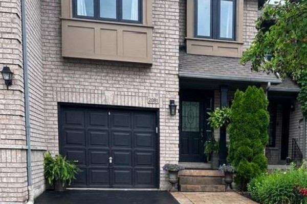 2081 Golden Orchard Trail, Oakville, ON, photo 3