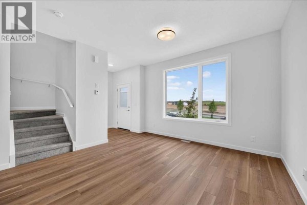 2081 Vantage Way Sw, Airdrie, AB, photo 2