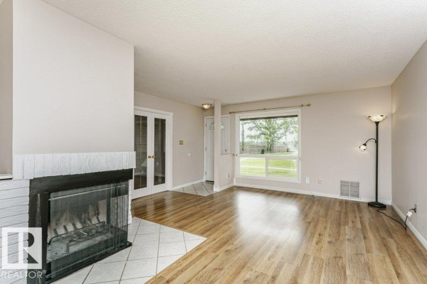 Den - 2083 Saddleback Rd Nw, Edmonton, AB T6J4T4 Photo 4