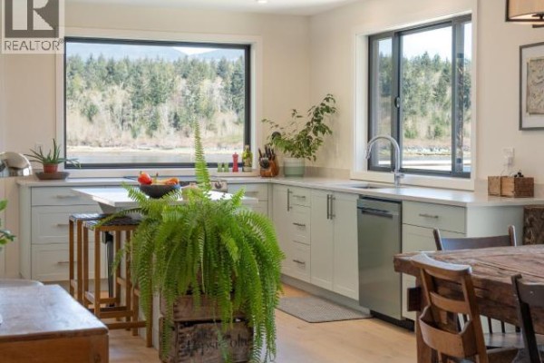 Dining room - 2084 Mahood Road, Powell River, BC V8A0L3 Photo 3