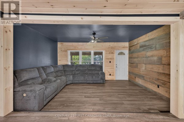 20847 Victoria Road, Chatham Kent, ON N0P2C0 Photo 5