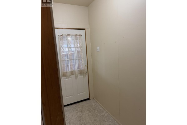 2085 Carnaby Street, Smithers, BC, photo 2