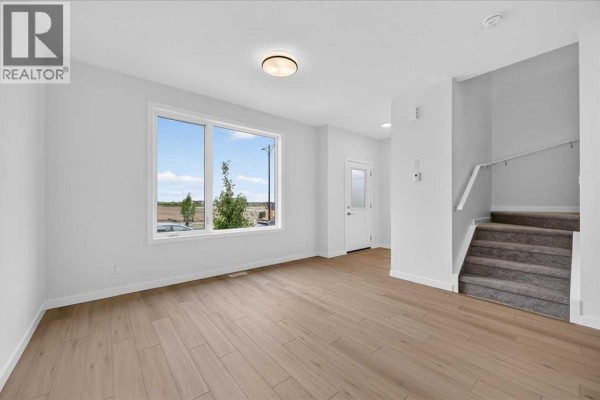 2085 Vantage Way Sw, Airdrie, AB, photo 2