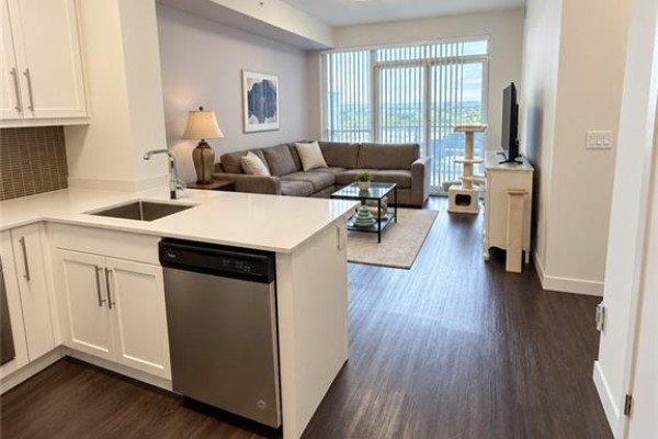 Kitchen - 2087 Fairview Street Unit# 806, Burlington, ON L7R0E5 Photo 5