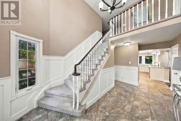 Dining room - 2087 Mayflower Boulevard, Oakville, ON L6H4E8 Photo 5