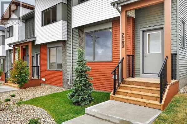 2089 Vantage Way Sw, Airdrie, AB, photo 2