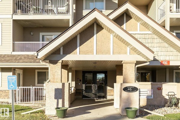 Kitchen - #208a 6 Spruce Ridge Dr, Spruce Grove, AB T7X4M5 Photo 2