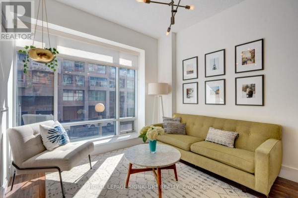 Living room - 208e - 500 Queens Quay, Toronto, ON M5V3K8 Photo 2