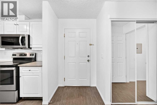 Living room/Dining room - 209, 260 Shawville Way Se, Calgary, AB T2Y3Z7 Photo 3